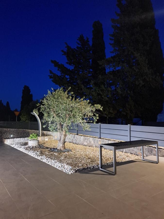 Cosmopolitan Apartments Krk Town Exterior photo